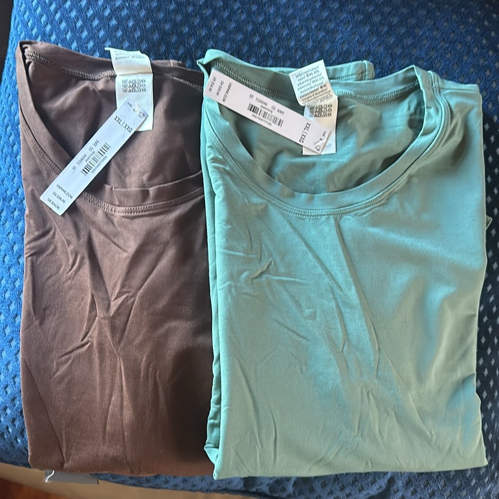 PINK VS  SUPER SOFT SHORT SLEEVE TEES IN BROWN & GREEN. NEW WITH TAGS.